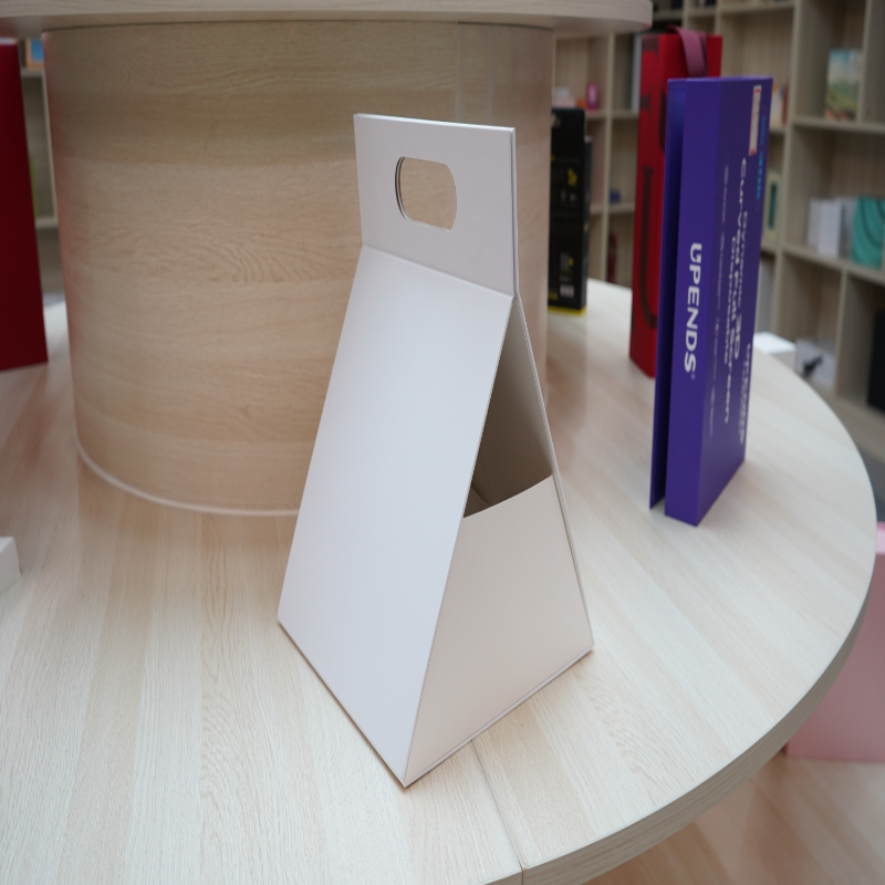 Custom Triangular Folding Box